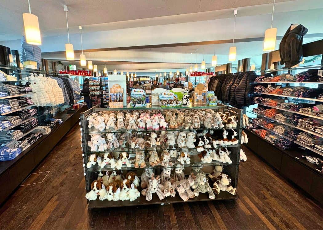 Mount-Pilatus-Souvenir-shop-in-Upper-Station