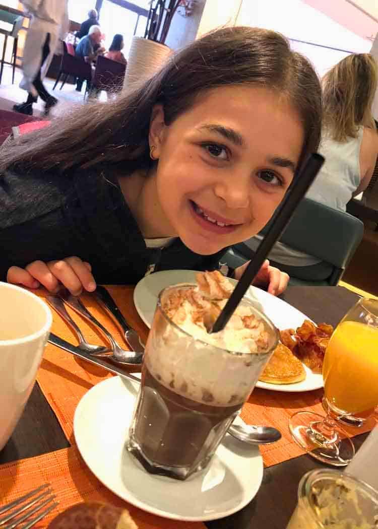 Kids having breakfast at Carls Brauhaus